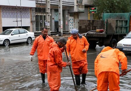 وعده پایان آبگرفتگی‌های حاد در اهواز / وضع نگران‌کننده خیابان‌های حفاری‌شده