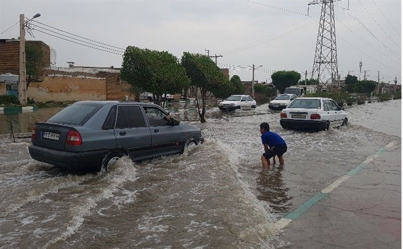 آبفا و شهرداری نسبت به وضعیت آبگرفتگی اهواز پاسخگو باشند