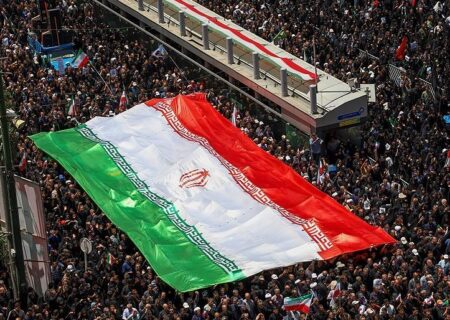 … و حالا مرز وطن‌دوستی و وطن‌فروشی روشن است