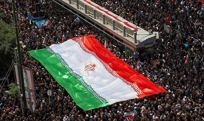 … و حالا مرز وطن‌دوستی و وطن‌فروشی روشن است